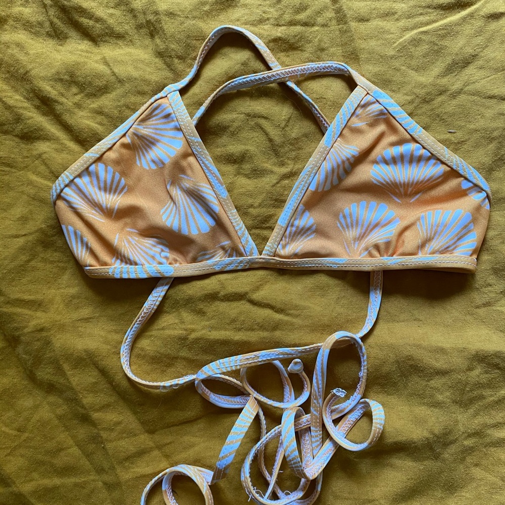 AMA crisscross bikini top